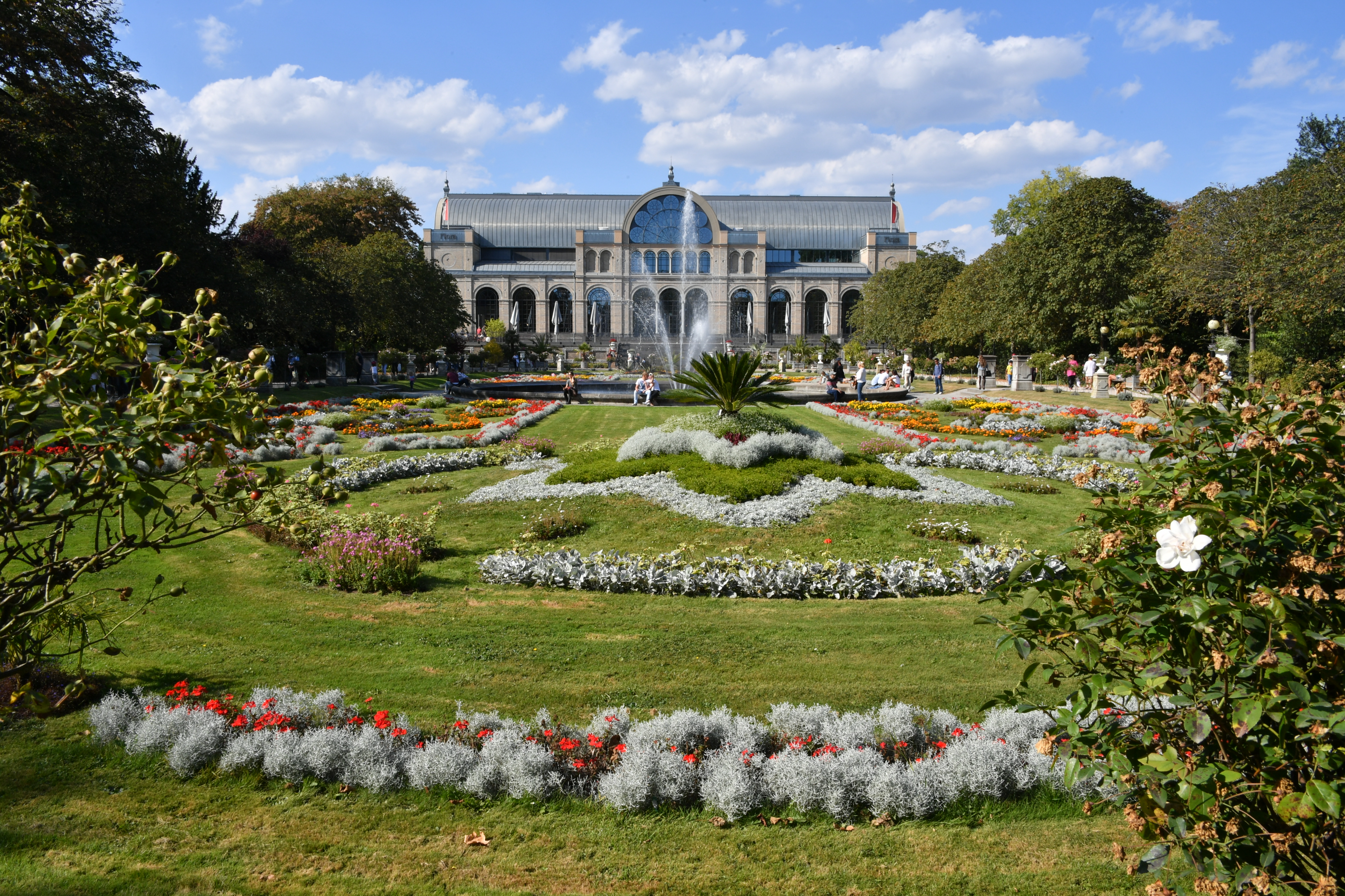 Pfingstmontag in der Flora — Familien-Picknick zwischen Pfingstrosen